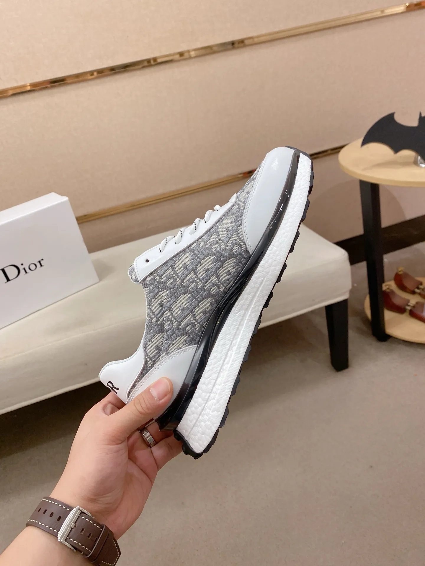Men's shoes💰: 462💰 [Dior·Dior] New casual sports style men's shoes, new spring and summer design, perfect workmanship, lace-up style to create wardrobe quality, upper: imported first-layer cowhide, sheepskin lining is soft and comfortable, ultra-light TPU wear-resistant outsole, simple, versatile fashion men's shoes, excellent color code number 38--44. Can be customized 45 non-returnable
